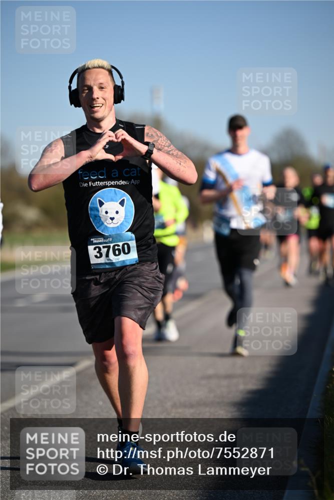 06.04.2025 - 44. Internationalen Wilhelmsburger Insellauf Dr. Thomas Lammeyer http://msf.ph/oto/7552871 06.04.2025 09:27:00 Laufen 3760 meine-sportfotos.de