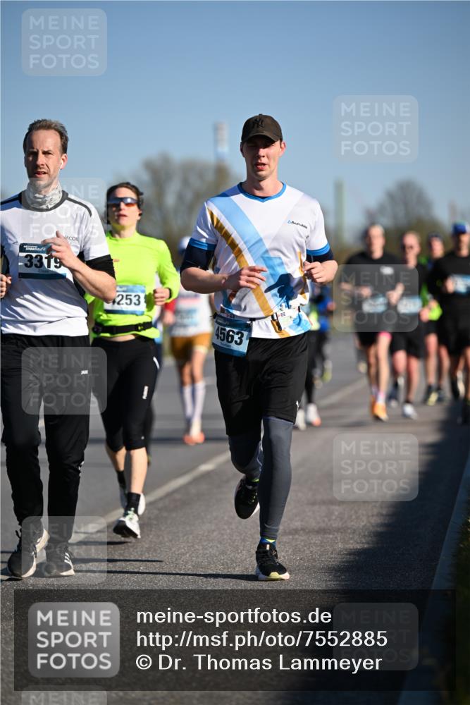06.04.2025 - 44. Internationalen Wilhelmsburger Insellauf Dr. Thomas Lammeyer http://msf.ph/oto/7552885 06.04.2025 09:27:01 Laufen 3319, 4253, 4563 meine-sportfotos.de