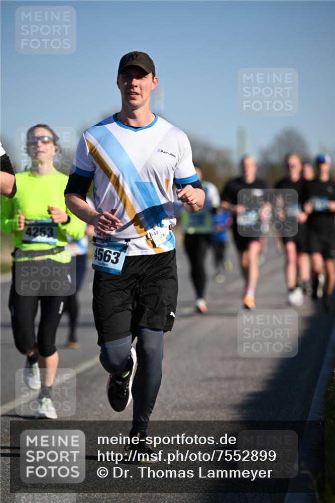 06.04.2025 - 44. Internationalen Wilhelmsburger Insellauf Dr. Thomas Lammeyer http://msf.ph/oto/7552899 06.04.2025 09:27:02 Laufen 4253, 563 meine-sportfotos.de