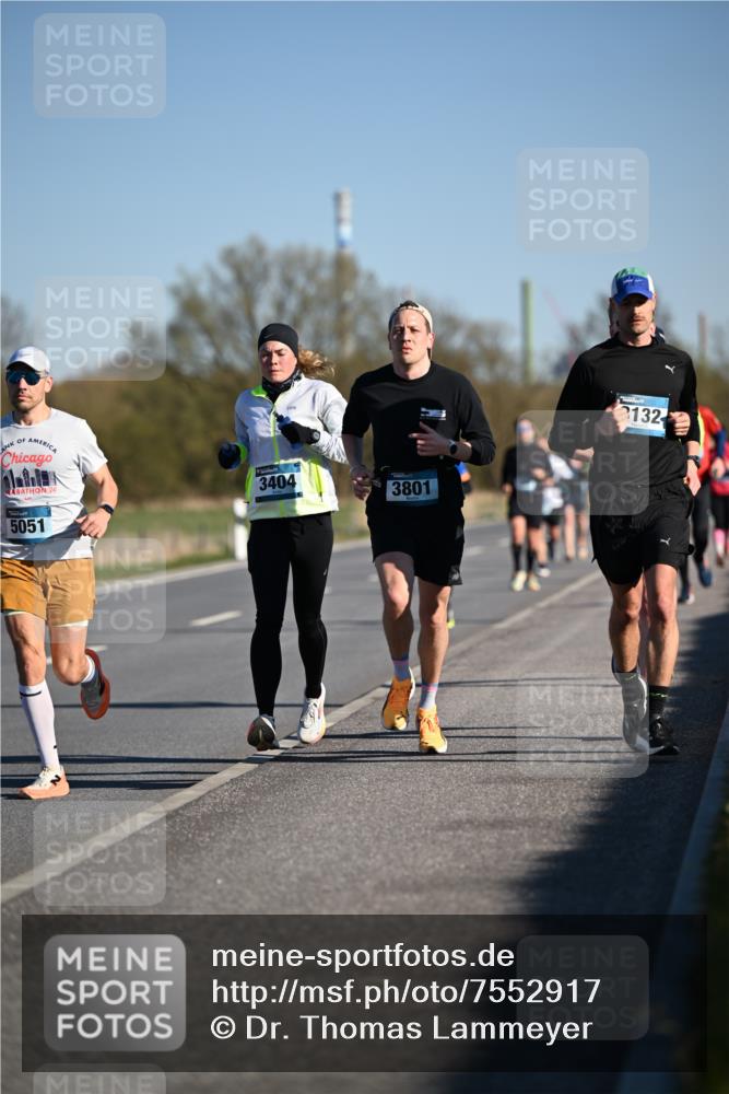 06.04.2025 - 44. Internationalen Wilhelmsburger Insellauf Dr. Thomas Lammeyer http://msf.ph/oto/7552917 06.04.2025 09:27:04 Laufen 24, 5051, 3404, 3801, 132 meine-sportfotos.de