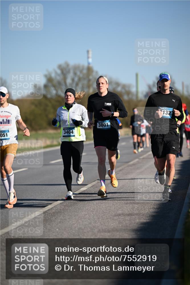 06.04.2025 - 44. Internationalen Wilhelmsburger Insellauf Dr. Thomas Lammeyer http://msf.ph/oto/7552919 06.04.2025 09:27:04 Laufen 24, 051, 3404, 3801, 2132 meine-sportfotos.de