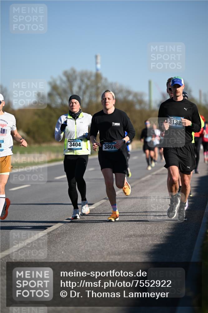 06.04.2025 - 44. Internationalen Wilhelmsburger Insellauf Dr. Thomas Lammeyer http://msf.ph/oto/7552922 06.04.2025 09:27:04 Laufen 3404, 380, 3132 meine-sportfotos.de