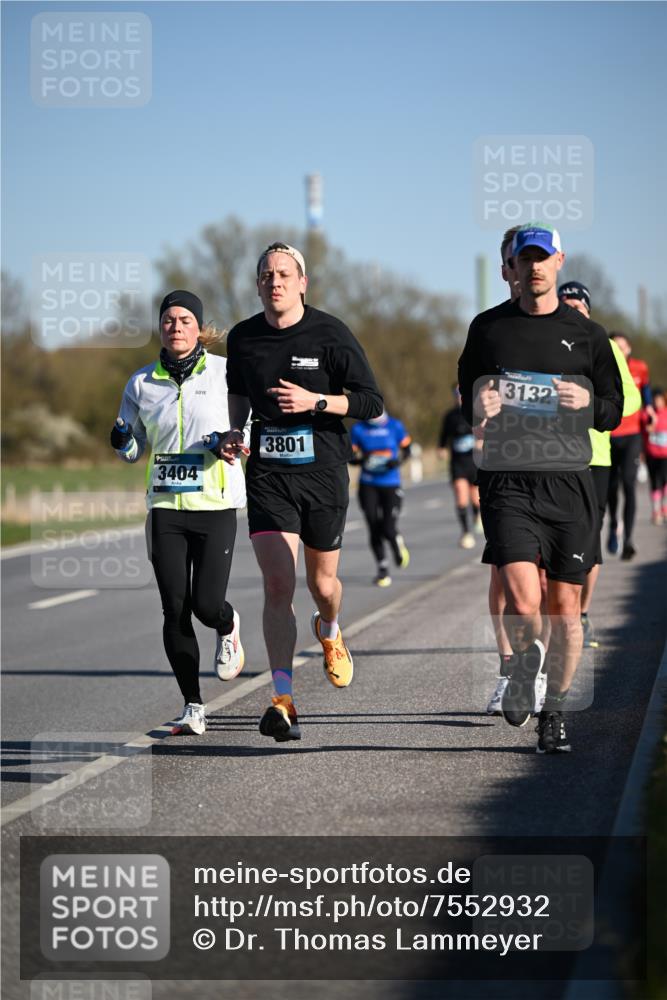 06.04.2025 - 44. Internationalen Wilhelmsburger Insellauf Dr. Thomas Lammeyer http://msf.ph/oto/7552932 06.04.2025 09:27:05 Laufen 3404, 3801, 3132 meine-sportfotos.de