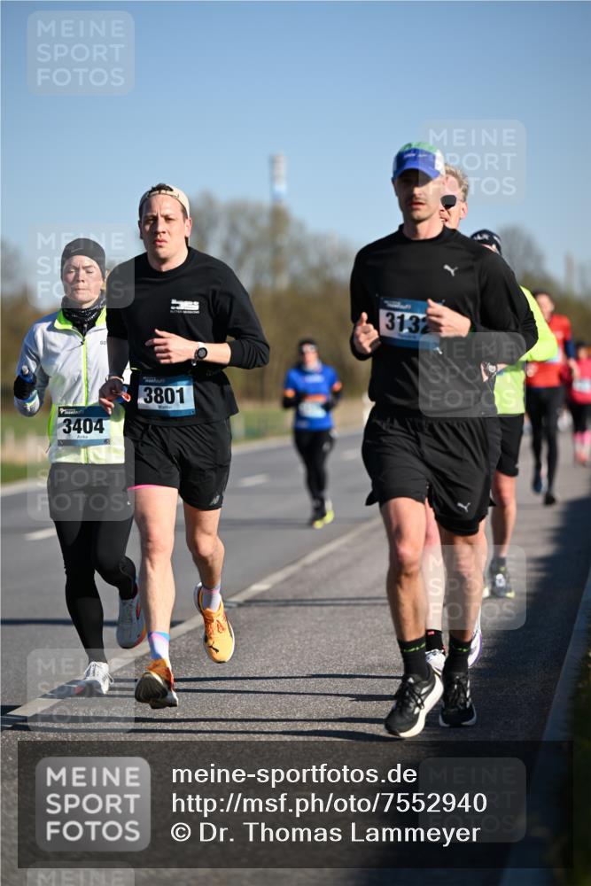 06.04.2025 - 44. Internationalen Wilhelmsburger Insellauf Dr. Thomas Lammeyer http://msf.ph/oto/7552940 06.04.2025 09:27:06 Laufen 3404, 3801, 3132 meine-sportfotos.de