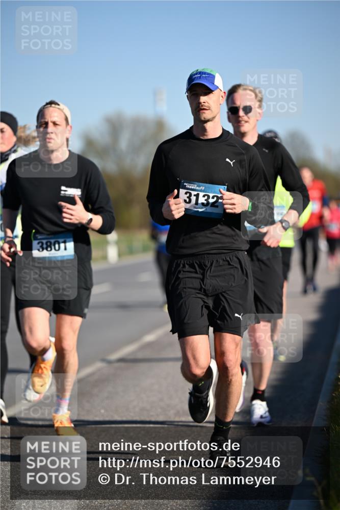 06.04.2025 - 44. Internationalen Wilhelmsburger Insellauf Dr. Thomas Lammeyer http://msf.ph/oto/7552946 06.04.2025 09:27:06 Laufen 3801, 3132 meine-sportfotos.de