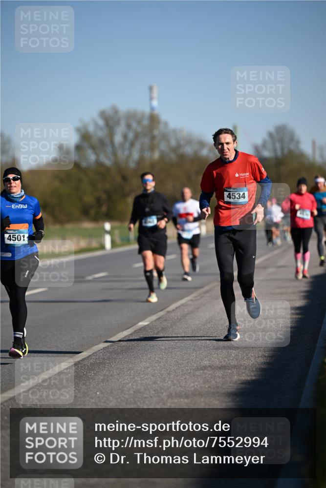 06.04.2025 - 44. Internationalen Wilhelmsburger Insellauf Dr. Thomas Lammeyer http://msf.ph/oto/7552994 06.04.2025 09:27:10 Laufen 4534, 4501 meine-sportfotos.de