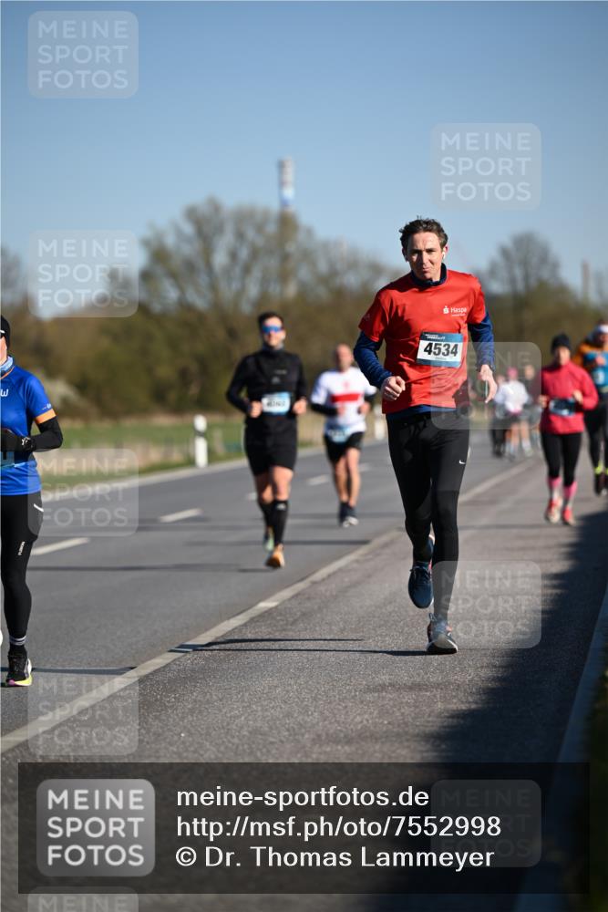 06.04.2025 - 44. Internationalen Wilhelmsburger Insellauf Dr. Thomas Lammeyer http://msf.ph/oto/7552998 06.04.2025 09:27:11 Laufen 4534 meine-sportfotos.de