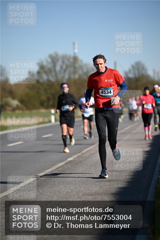 06.04.2025 - 44. Internationalen Wilhelmsburger Insellauf Dr. Thomas Lammeyer http://msf.ph/oto/7553004 06.04.2025 09:27:11 Laufen 4534 meine-sportfotos.de
