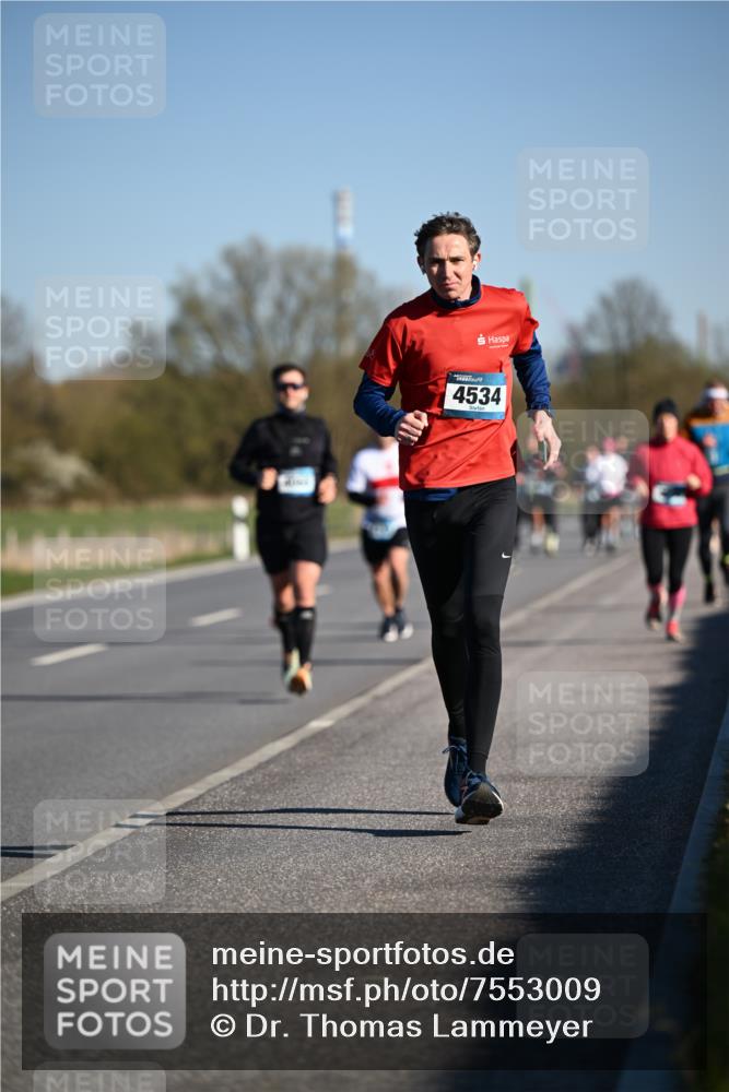 06.04.2025 - 44. Internationalen Wilhelmsburger Insellauf Dr. Thomas Lammeyer http://msf.ph/oto/7553009 06.04.2025 09:27:11 Laufen 4534 meine-sportfotos.de