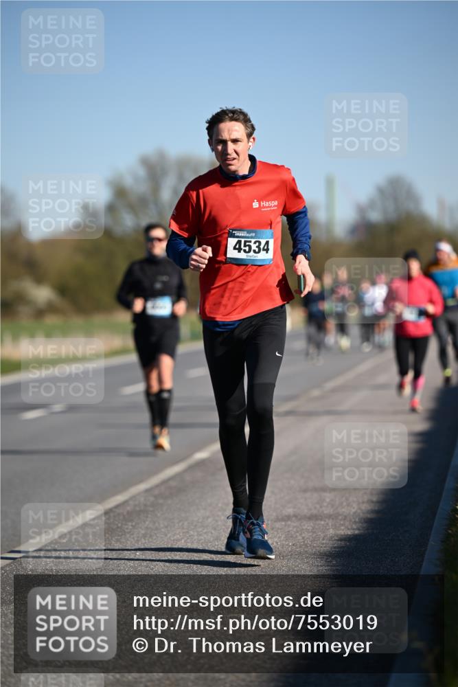 06.04.2025 - 44. Internationalen Wilhelmsburger Insellauf Dr. Thomas Lammeyer http://msf.ph/oto/7553019 06.04.2025 09:27:12 Laufen 4534 meine-sportfotos.de