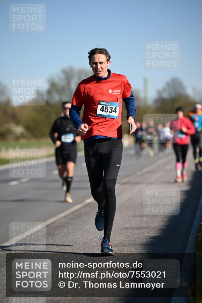 06.04.2025 - 44. Internationalen Wilhelmsburger Insellauf Dr. Thomas Lammeyer http://msf.ph/oto/7553021 06.04.2025 09:27:12 Laufen 4534 meine-sportfotos.de