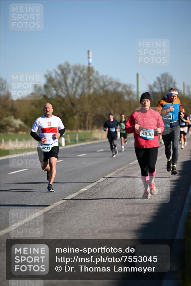 06.04.2025 - 44. Internationalen Wilhelmsburger Insellauf Dr. Thomas Lammeyer http://msf.ph/oto/7553045 06.04.2025 09:27:15 Laufen 4233, 4530, 4246 meine-sportfotos.de