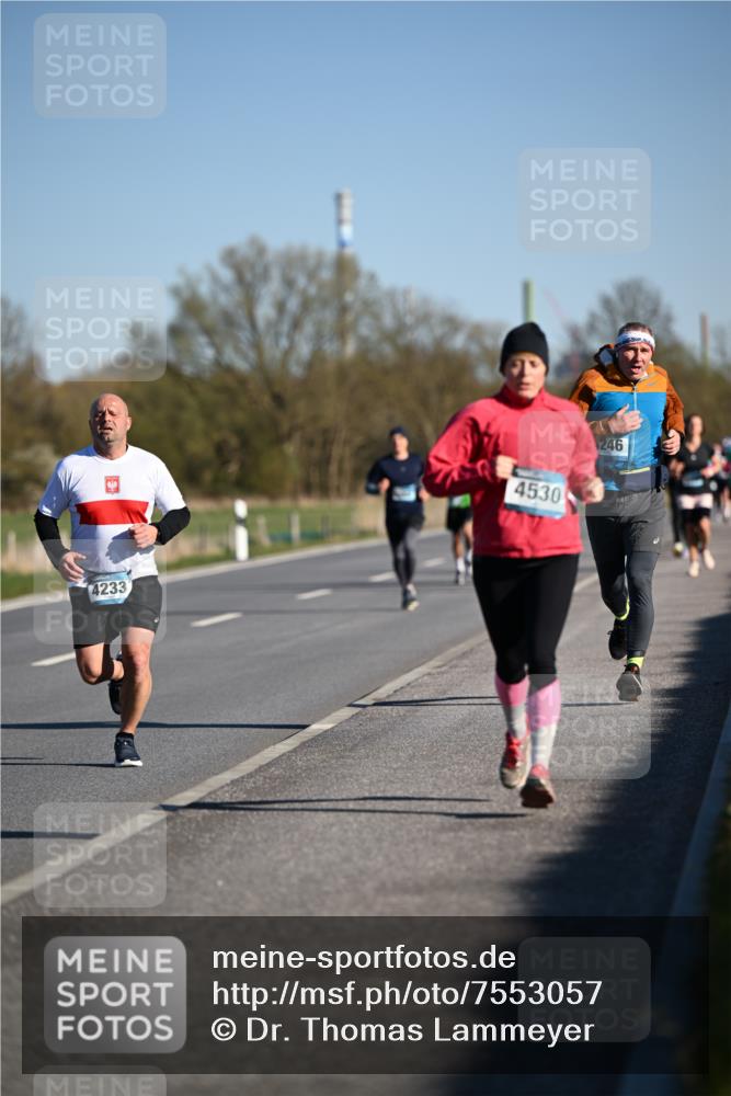 06.04.2025 - 44. Internationalen Wilhelmsburger Insellauf Dr. Thomas Lammeyer http://msf.ph/oto/7553057 06.04.2025 09:27:16 Laufen 4233, 4530, 246 meine-sportfotos.de