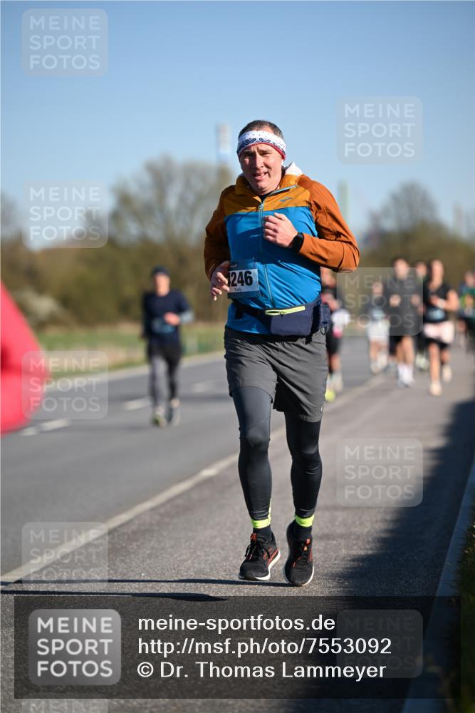 06.04.2025 - 44. Internationalen Wilhelmsburger Insellauf Dr. Thomas Lammeyer http://msf.ph/oto/7553092 06.04.2025 09:27:19 Laufen 246 meine-sportfotos.de