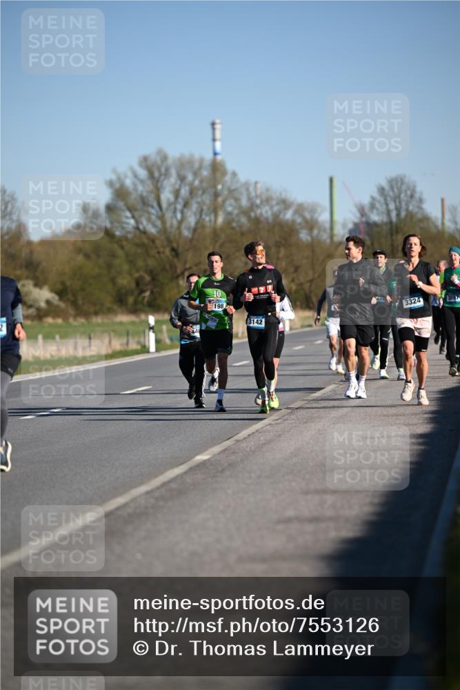 06.04.2025 - 44. Internationalen Wilhelmsburger Insellauf Dr. Thomas Lammeyer http://msf.ph/oto/7553126 06.04.2025 09:27:23 Laufen 3324, 10, 198, 94, 3142 meine-sportfotos.de