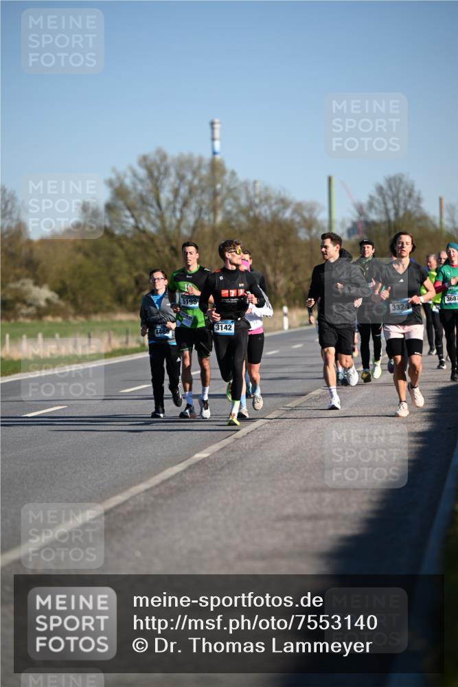 06.04.2025 - 44. Internationalen Wilhelmsburger Insellauf Dr. Thomas Lammeyer http://msf.ph/oto/7553140 06.04.2025 09:27:23 Laufen 4465, 1, 5198, 3142, 3324, 3687 meine-sportfotos.de