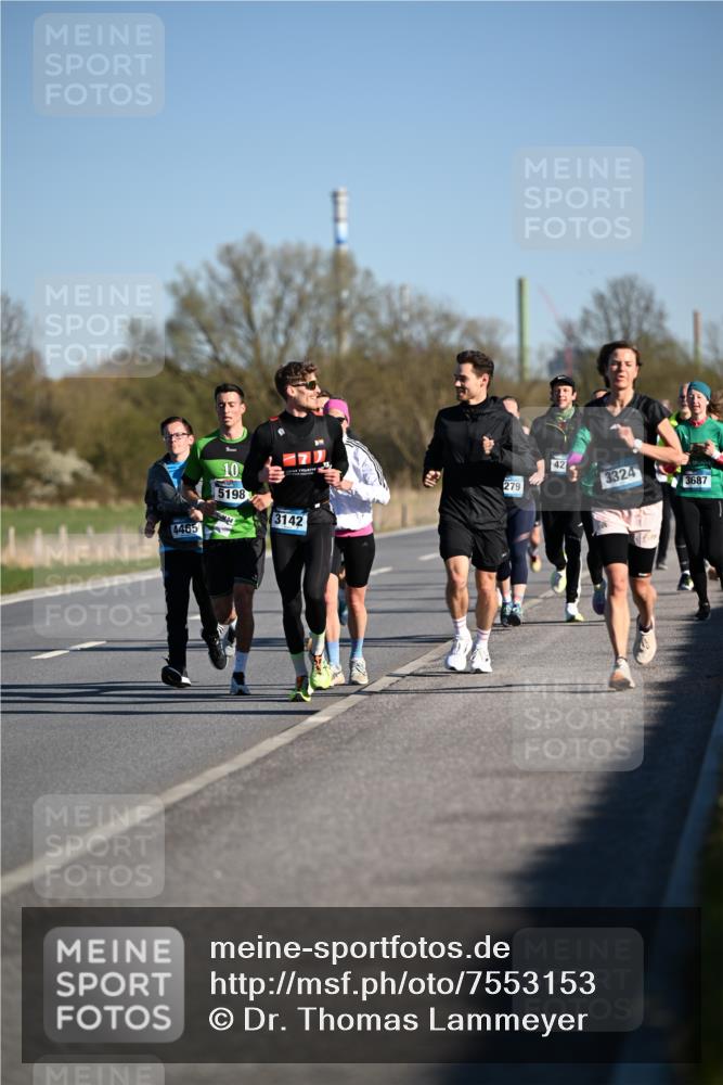 06.04.2025 - 44. Internationalen Wilhelmsburger Insellauf Dr. Thomas Lammeyer http://msf.ph/oto/7553153 06.04.2025 09:27:25 Laufen 4465, 10, 5198, 94, 3142, 279, 421, 3324, 3687 meine-sportfotos.de