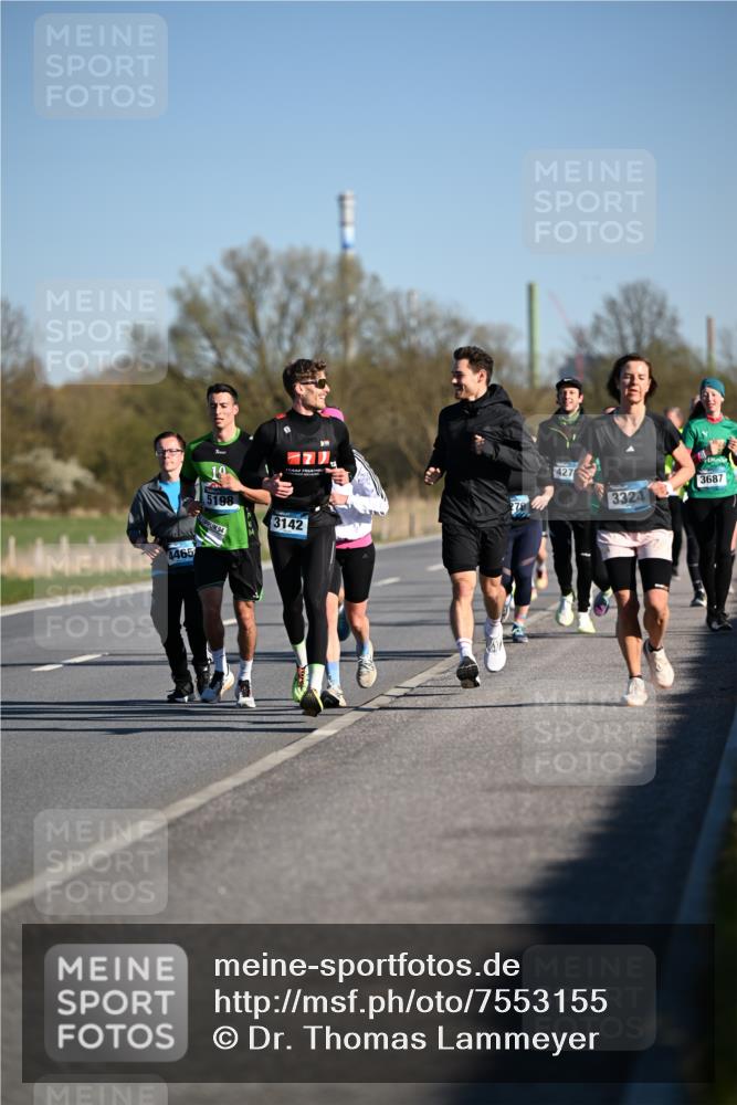 06.04.2025 - 44. Internationalen Wilhelmsburger Insellauf Dr. Thomas Lammeyer http://msf.ph/oto/7553155 06.04.2025 09:27:25 Laufen 4465, 5198, 94, 3142, 427, 3687, 3324 meine-sportfotos.de