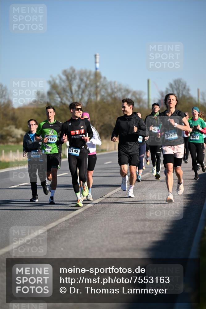06.04.2025 - 44. Internationalen Wilhelmsburger Insellauf Dr. Thomas Lammeyer http://msf.ph/oto/7553163 06.04.2025 09:27:25 Laufen 4465, 10, 5198, 94, 3142, 79, 427, 3324, 3687 meine-sportfotos.de