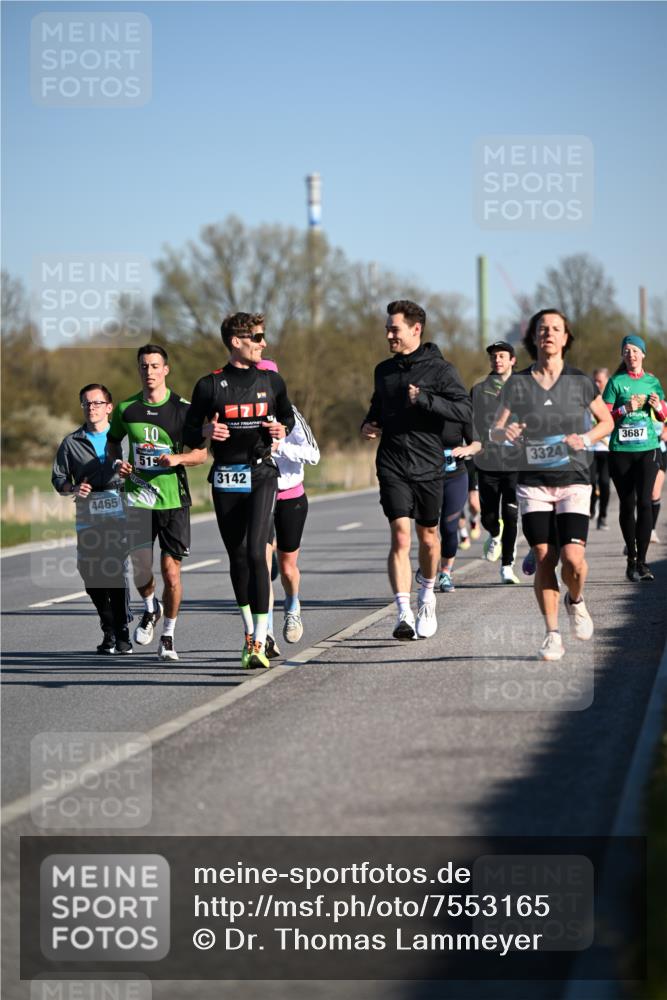 06.04.2025 - 44. Internationalen Wilhelmsburger Insellauf Dr. Thomas Lammeyer http://msf.ph/oto/7553165 06.04.2025 09:27:26 Laufen 4465, 10, 515, 3142, 3324, 3687 meine-sportfotos.de