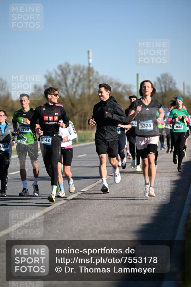 06.04.2025 - 44. Internationalen Wilhelmsburger Insellauf Dr. Thomas Lammeyer http://msf.ph/oto/7553178 06.04.2025 09:27:26 Laufen 4465, 4278, 5198, 94, 3142, 3324, 3687 meine-sportfotos.de