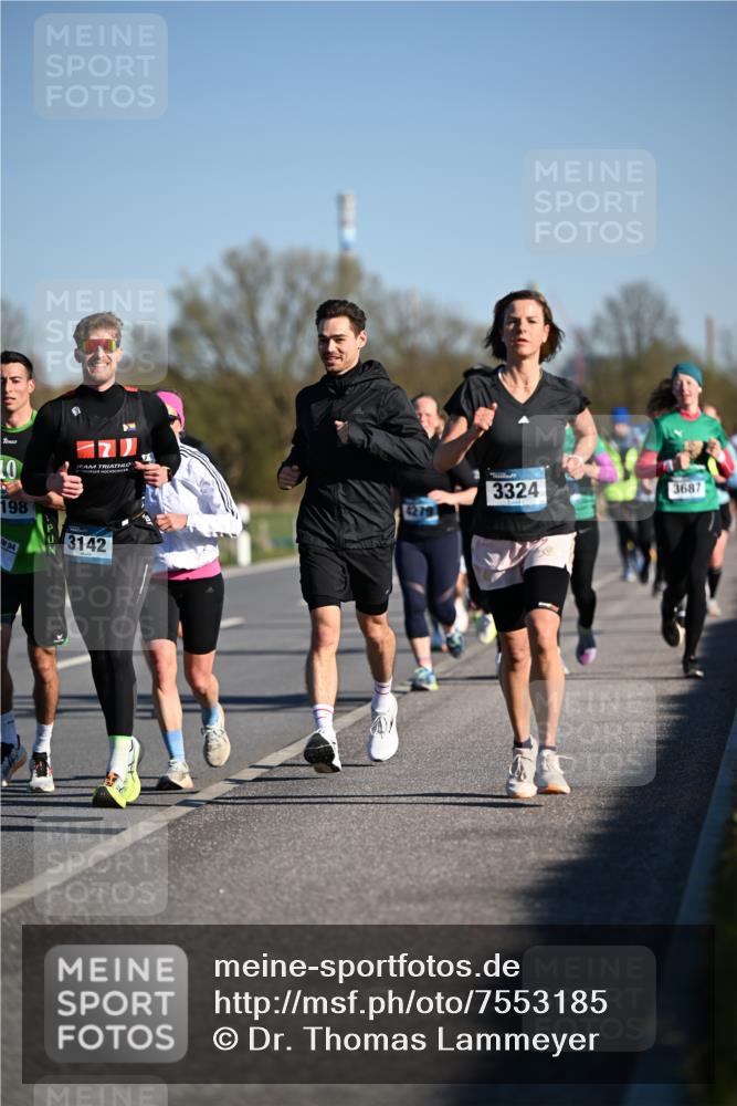 06.04.2025 - 44. Internationalen Wilhelmsburger Insellauf Dr. Thomas Lammeyer http://msf.ph/oto/7553185 06.04.2025 09:27:27 Laufen 10, 198, 94, 3142, 4279, 3324, 3687 meine-sportfotos.de