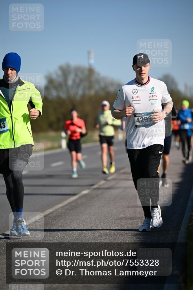 06.04.2025 - 44. Internationalen Wilhelmsburger Insellauf Dr. Thomas Lammeyer http://msf.ph/oto/7553328 06.04.2025 09:27:40 Laufen 43, 4293 meine-sportfotos.de