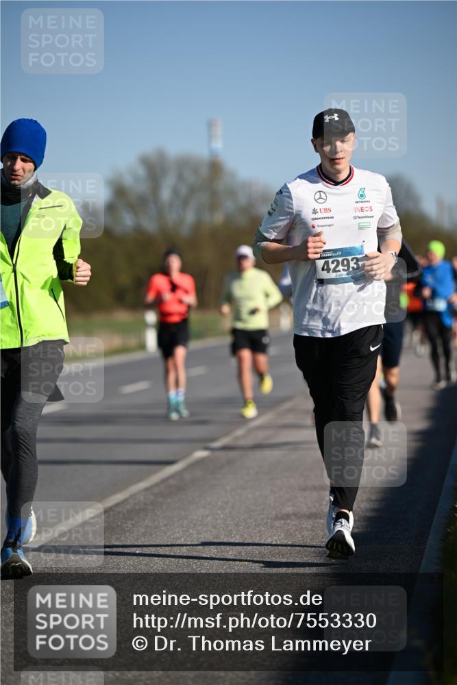 06.04.2025 - 44. Internationalen Wilhelmsburger Insellauf Dr. Thomas Lammeyer http://msf.ph/oto/7553330 06.04.2025 09:27:40 Laufen 4293 meine-sportfotos.de