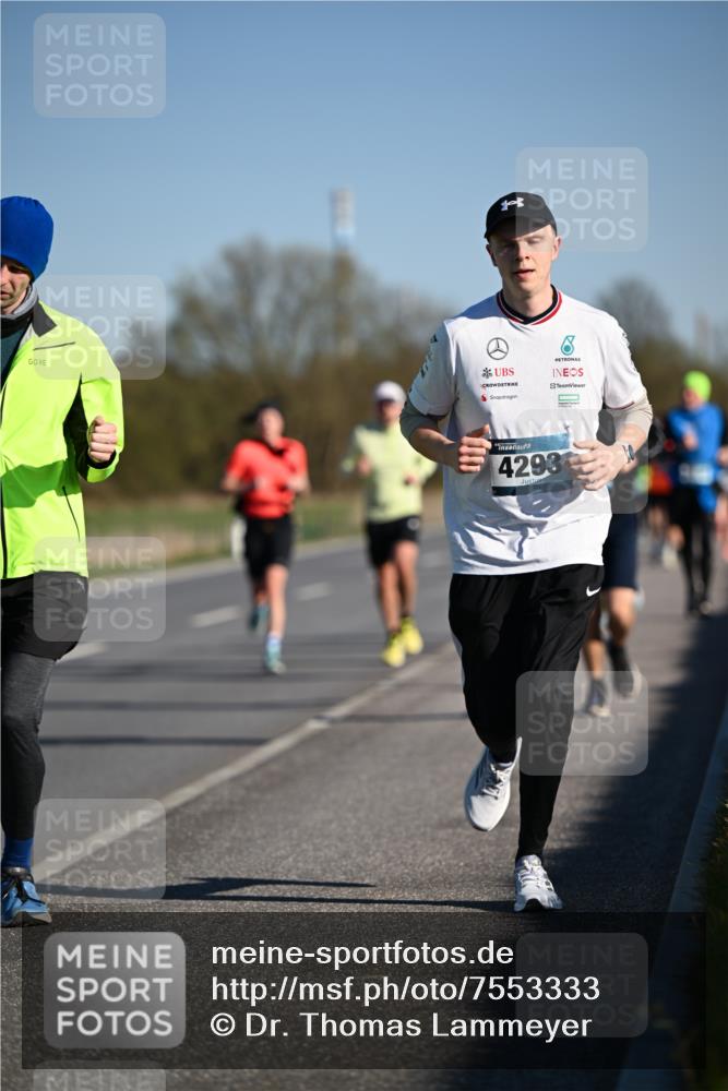 06.04.2025 - 44. Internationalen Wilhelmsburger Insellauf Dr. Thomas Lammeyer http://msf.ph/oto/7553333 06.04.2025 09:27:40 Laufen 4298 meine-sportfotos.de
