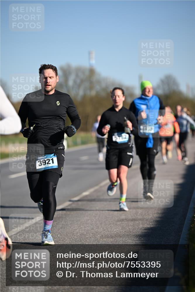 06.04.2025 - 44. Internationalen Wilhelmsburger Insellauf Dr. Thomas Lammeyer http://msf.ph/oto/7553395 06.04.2025 09:27:45 Laufen 3921, 5192 meine-sportfotos.de