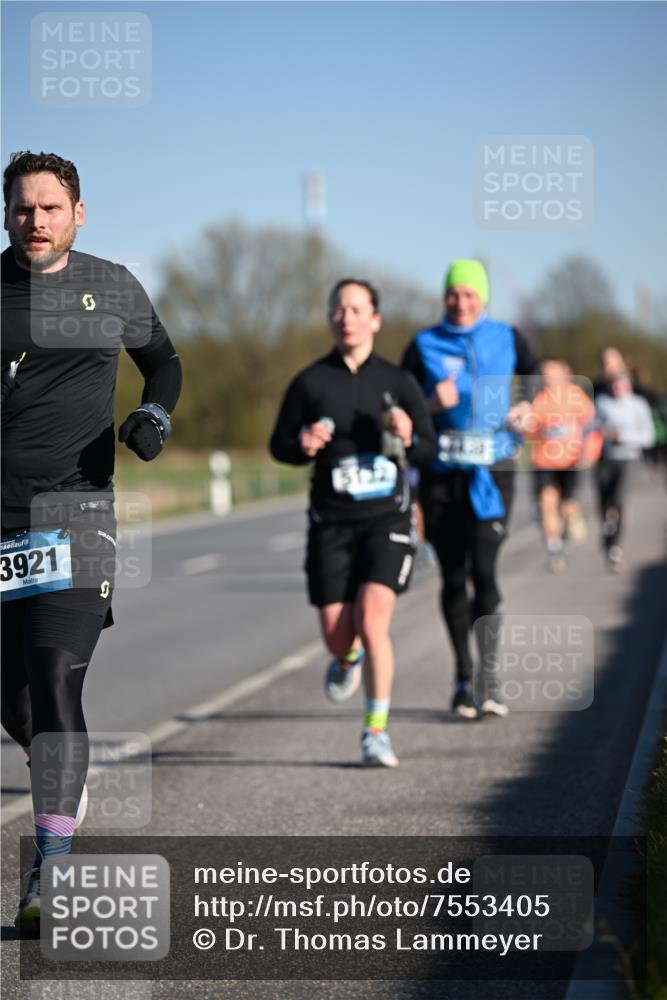 06.04.2025 - 44. Internationalen Wilhelmsburger Insellauf Dr. Thomas Lammeyer http://msf.ph/oto/7553405 06.04.2025 09:27:46 Laufen 3921 meine-sportfotos.de