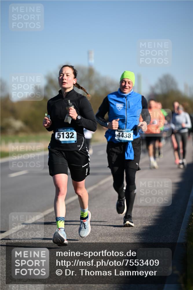 06.04.2025 - 44. Internationalen Wilhelmsburger Insellauf Dr. Thomas Lammeyer http://msf.ph/oto/7553409 06.04.2025 09:27:47 Laufen 5132, 4438 meine-sportfotos.de