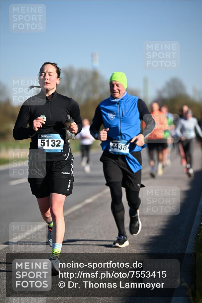06.04.2025 - 44. Internationalen Wilhelmsburger Insellauf Dr. Thomas Lammeyer http://msf.ph/oto/7553415 06.04.2025 09:27:47 Laufen 5132, 4438 meine-sportfotos.de