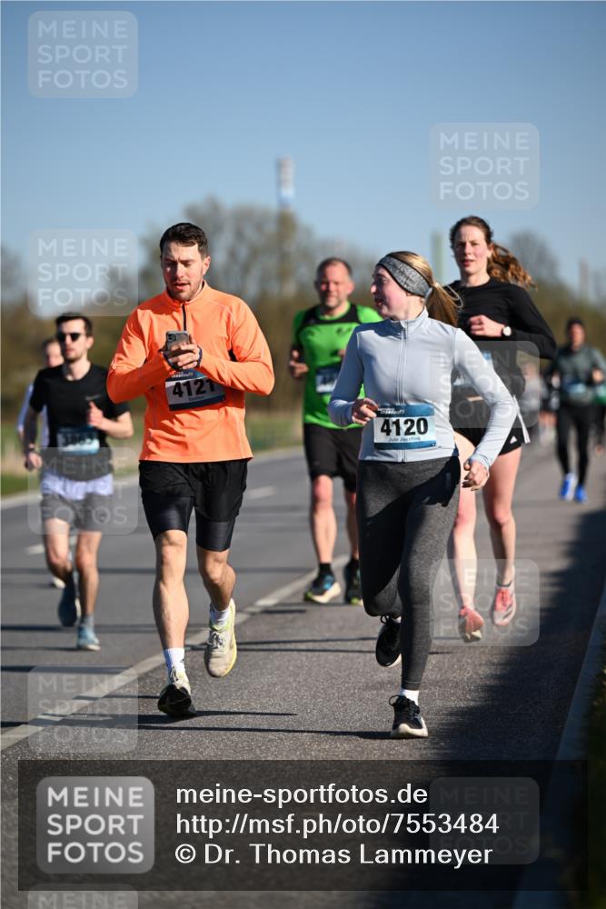 06.04.2025 - 44. Internationalen Wilhelmsburger Insellauf Dr. Thomas Lammeyer http://msf.ph/oto/7553484 06.04.2025 09:27:52 Laufen 4121, 4120 meine-sportfotos.de