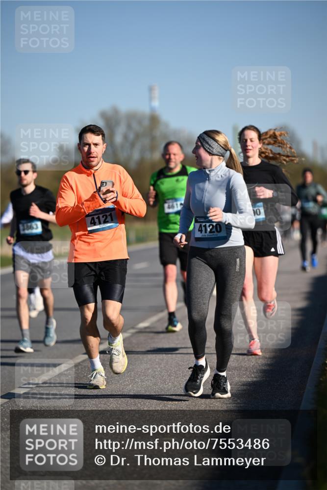 06.04.2025 - 44. Internationalen Wilhelmsburger Insellauf Dr. Thomas Lammeyer http://msf.ph/oto/7553486 06.04.2025 09:27:52 Laufen 1863, 4121, 4120, 10 meine-sportfotos.de