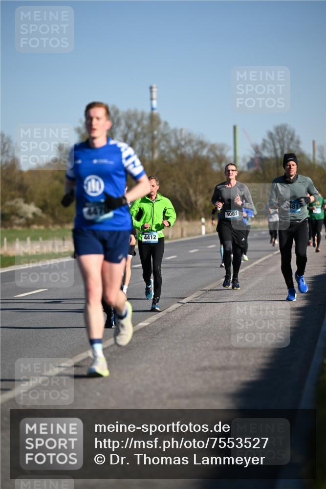 06.04.2025 - 44. Internationalen Wilhelmsburger Insellauf Dr. Thomas Lammeyer http://msf.ph/oto/7553527 06.04.2025 09:27:56 Laufen 4412, 4067, 481 meine-sportfotos.de