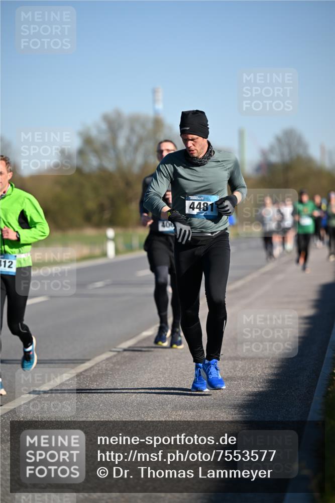 06.04.2025 - 44. Internationalen Wilhelmsburger Insellauf Dr. Thomas Lammeyer http://msf.ph/oto/7553577 06.04.2025 09:28:00 Laufen 12, 4481 meine-sportfotos.de
