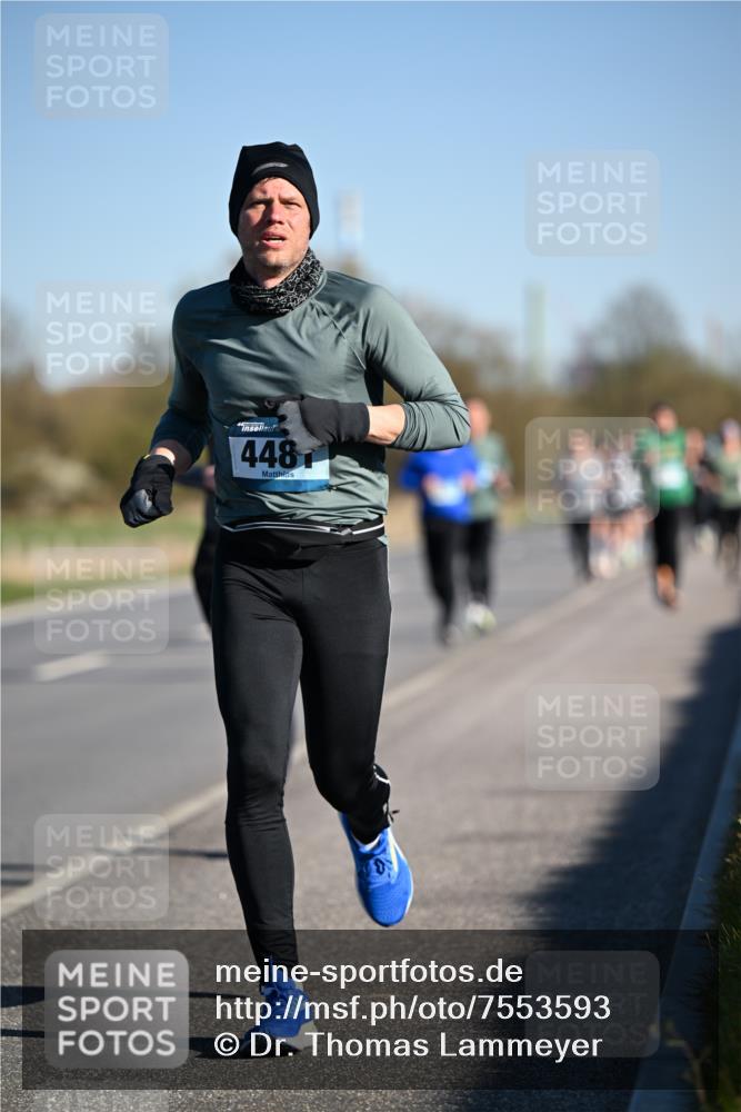 06.04.2025 - 44. Internationalen Wilhelmsburger Insellauf Dr. Thomas Lammeyer http://msf.ph/oto/7553593 06.04.2025 09:28:01 Laufen 448 meine-sportfotos.de