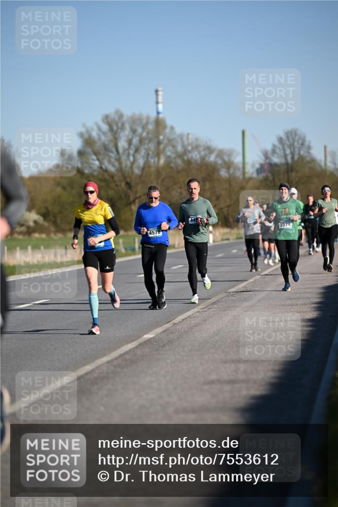 06.04.2025 - 44. Internationalen Wilhelmsburger Insellauf Dr. Thomas Lammeyer http://msf.ph/oto/7553612 06.04.2025 09:28:03 Laufen 3574, 4578 meine-sportfotos.de