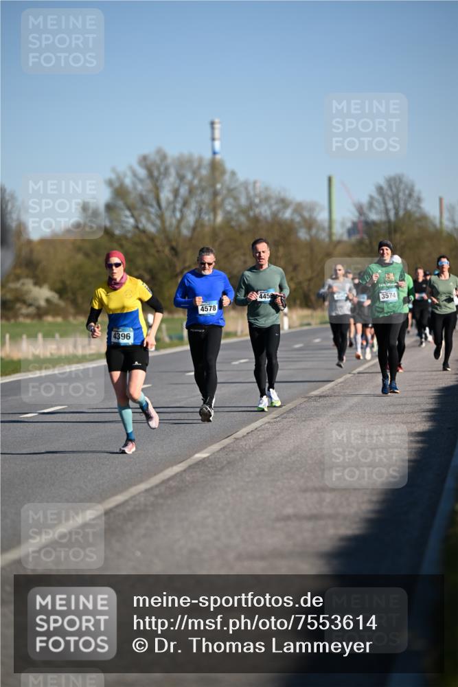 06.04.2025 - 44. Internationalen Wilhelmsburger Insellauf Dr. Thomas Lammeyer http://msf.ph/oto/7553614 06.04.2025 09:28:03 Laufen 4396, 4578, 4458, 3574 meine-sportfotos.de