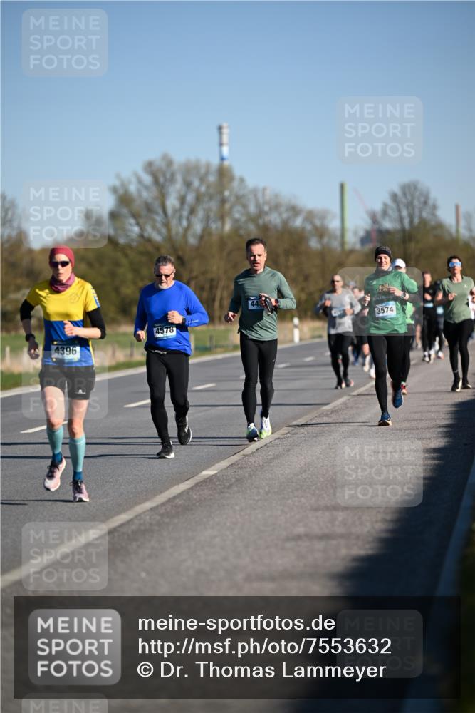 06.04.2025 - 44. Internationalen Wilhelmsburger Insellauf Dr. Thomas Lammeyer http://msf.ph/oto/7553632 06.04.2025 09:28:04 Laufen 4396, 4578, 3574 meine-sportfotos.de