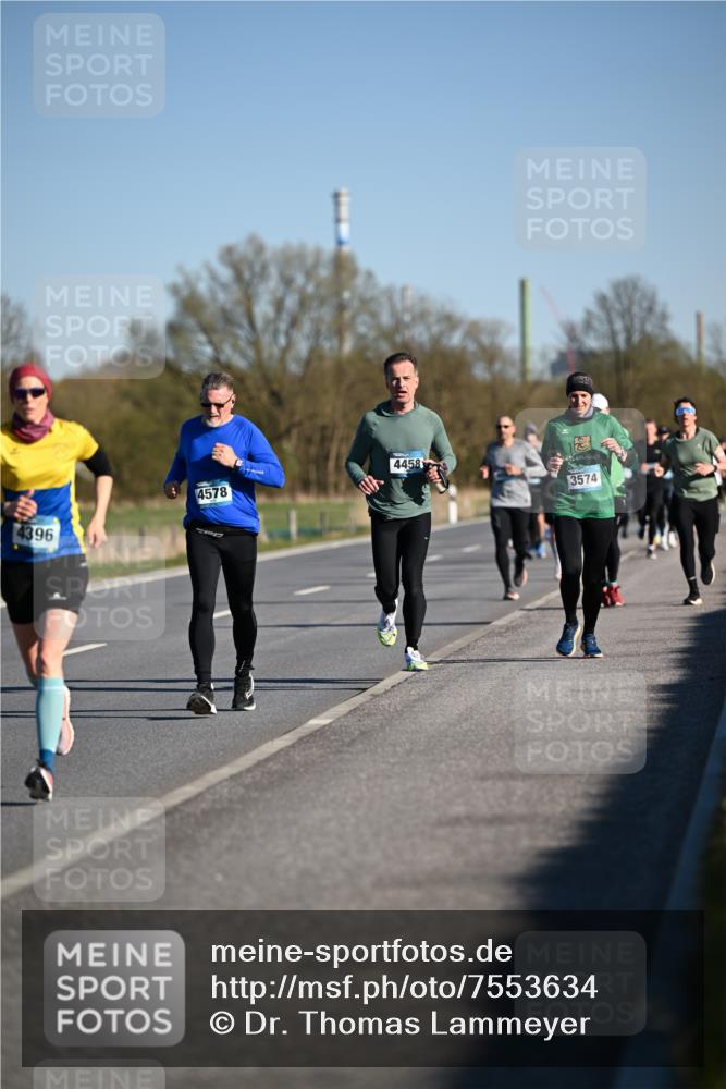 06.04.2025 - 44. Internationalen Wilhelmsburger Insellauf Dr. Thomas Lammeyer http://msf.ph/oto/7553634 06.04.2025 09:28:05 Laufen 4396, 4578, 4458, 3574 meine-sportfotos.de