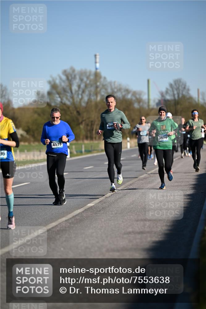 06.04.2025 - 44. Internationalen Wilhelmsburger Insellauf Dr. Thomas Lammeyer http://msf.ph/oto/7553638 06.04.2025 09:28:05 Laufen 96, 4578, 3574 meine-sportfotos.de