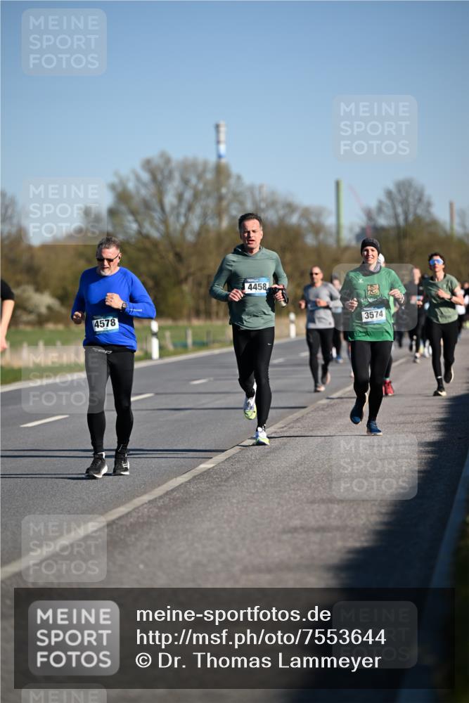 06.04.2025 - 44. Internationalen Wilhelmsburger Insellauf Dr. Thomas Lammeyer http://msf.ph/oto/7553644 06.04.2025 09:28:05 Laufen 4578, 4458, 3574 meine-sportfotos.de