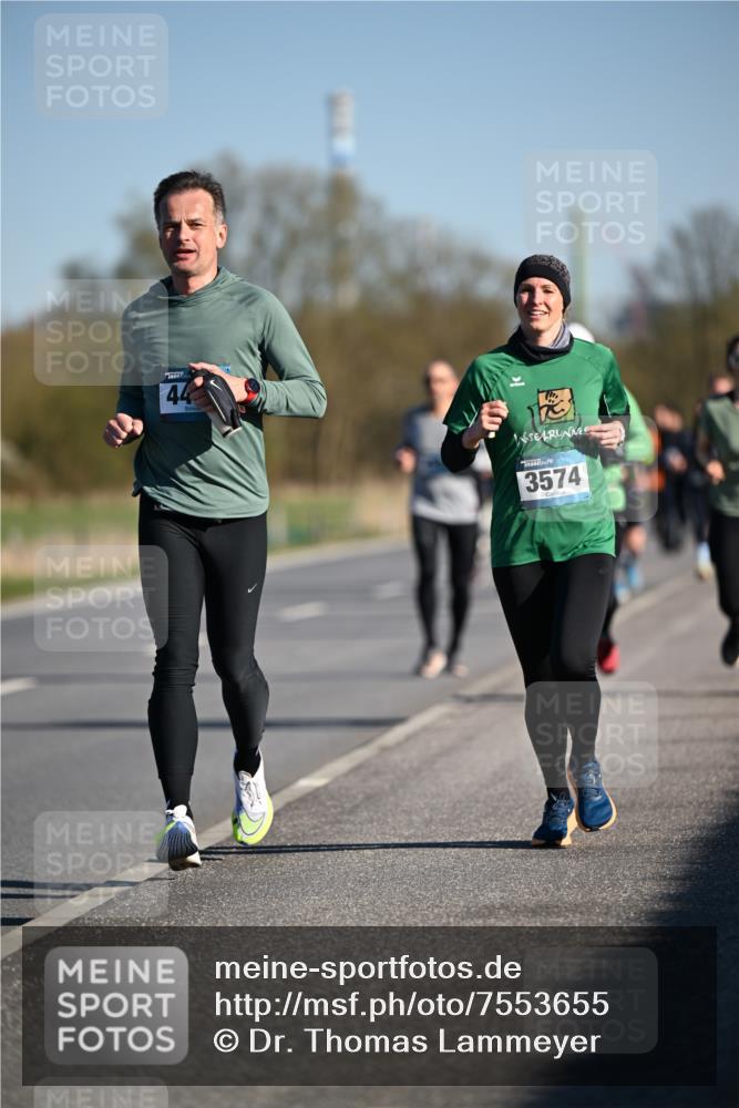 06.04.2025 - 44. Internationalen Wilhelmsburger Insellauf Dr. Thomas Lammeyer http://msf.ph/oto/7553655 06.04.2025 09:28:08 Laufen 44, 12, 3574 meine-sportfotos.de