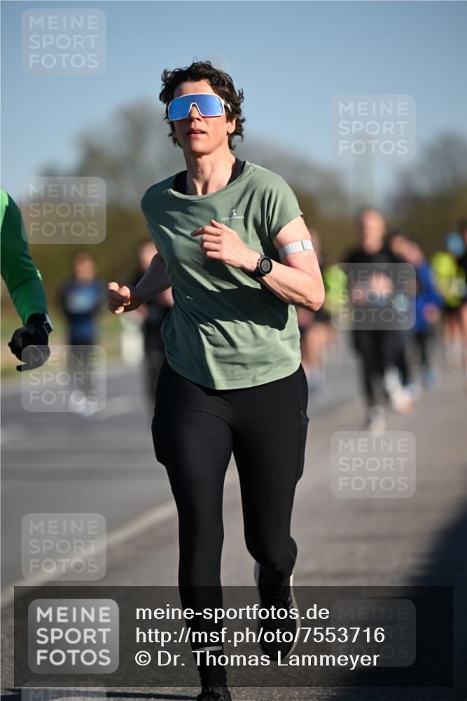 06.04.2025 - 44. Internationalen Wilhelmsburger Insellauf Dr. Thomas Lammeyer http://msf.ph/oto/7553716 06.04.2025 09:28:14 Laufen  meine-sportfotos.de