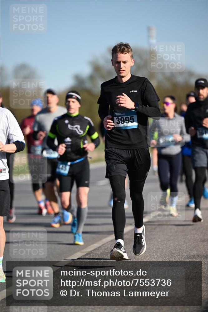 06.04.2025 - 44. Internationalen Wilhelmsburger Insellauf Dr. Thomas Lammeyer http://msf.ph/oto/7553736 06.04.2025 09:28:19 Laufen 3995 meine-sportfotos.de