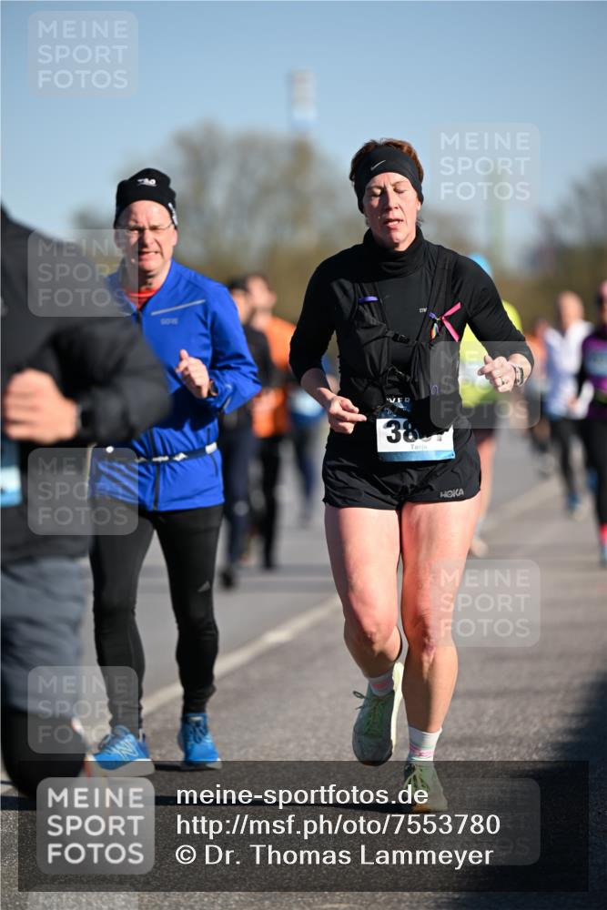 06.04.2025 - 44. Internationalen Wilhelmsburger Insellauf Dr. Thomas Lammeyer http://msf.ph/oto/7553780 06.04.2025 09:28:22 Laufen 38 meine-sportfotos.de