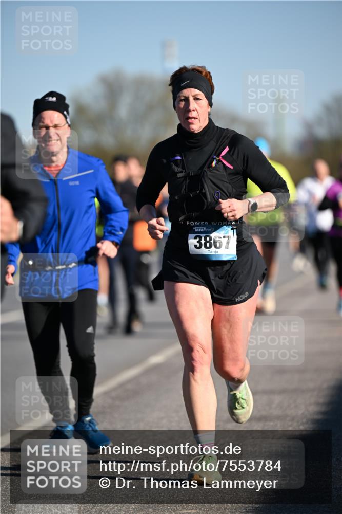 06.04.2025 - 44. Internationalen Wilhelmsburger Insellauf Dr. Thomas Lammeyer http://msf.ph/oto/7553784 06.04.2025 09:28:22 Laufen 3867 meine-sportfotos.de