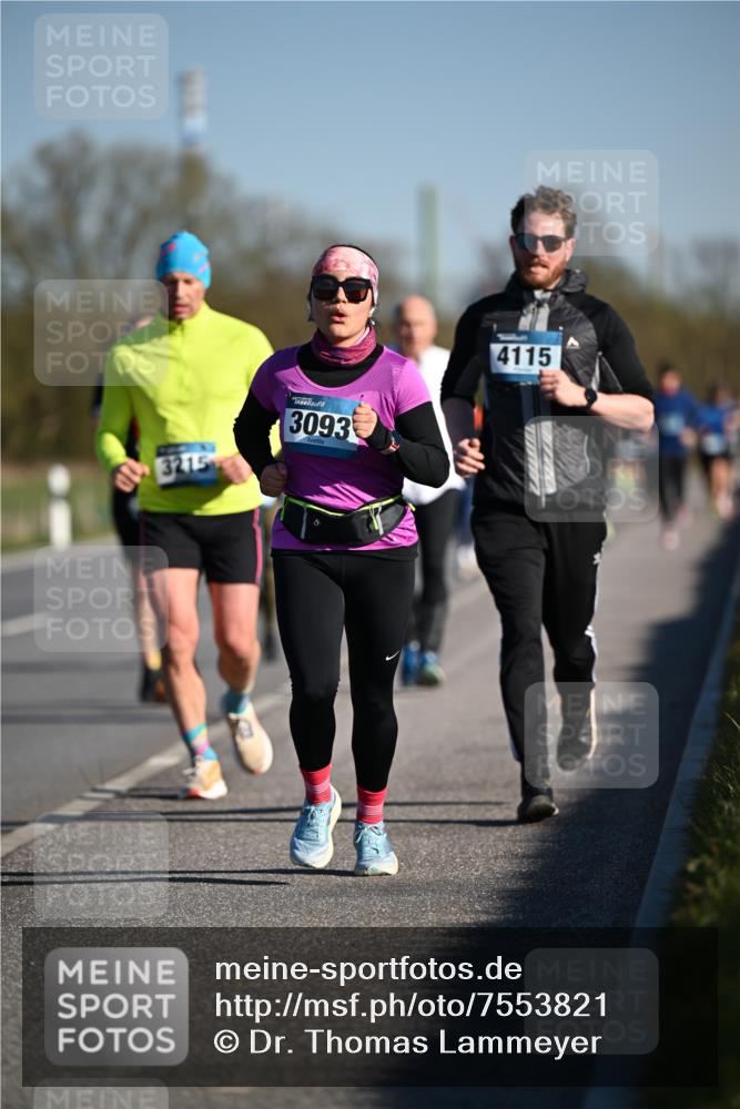 06.04.2025 - 44. Internationalen Wilhelmsburger Insellauf Dr. Thomas Lammeyer http://msf.ph/oto/7553821 06.04.2025 09:28:26 Laufen 3215, 3093, 4115 meine-sportfotos.de